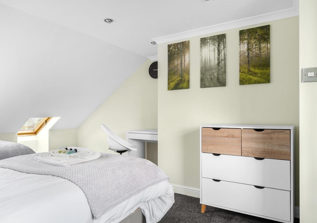 Uksas Two Bed Flat Park Front Apartamento *