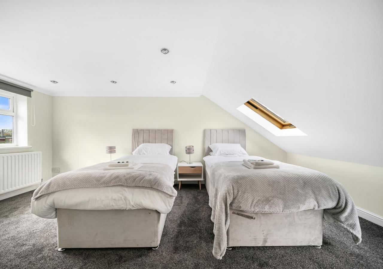Uksas Two Bed Flat Park Front Londres