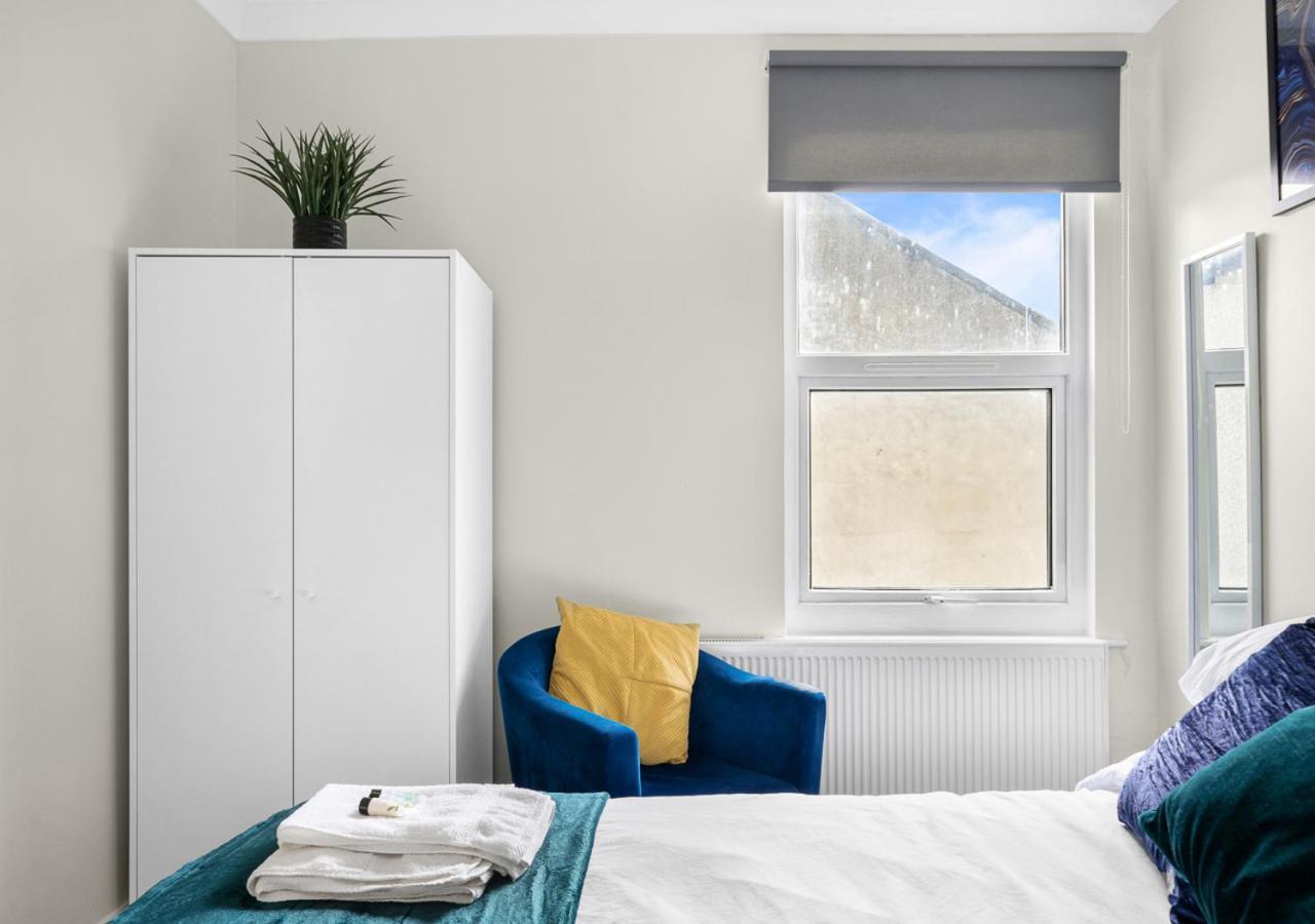 Uksas Two Bed Flat Park Front