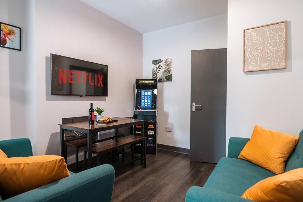 Casa de Férias Edmonton - 4 Bedrooms, Sleeps 8, 3 Bathroom Contractor Base Londres
