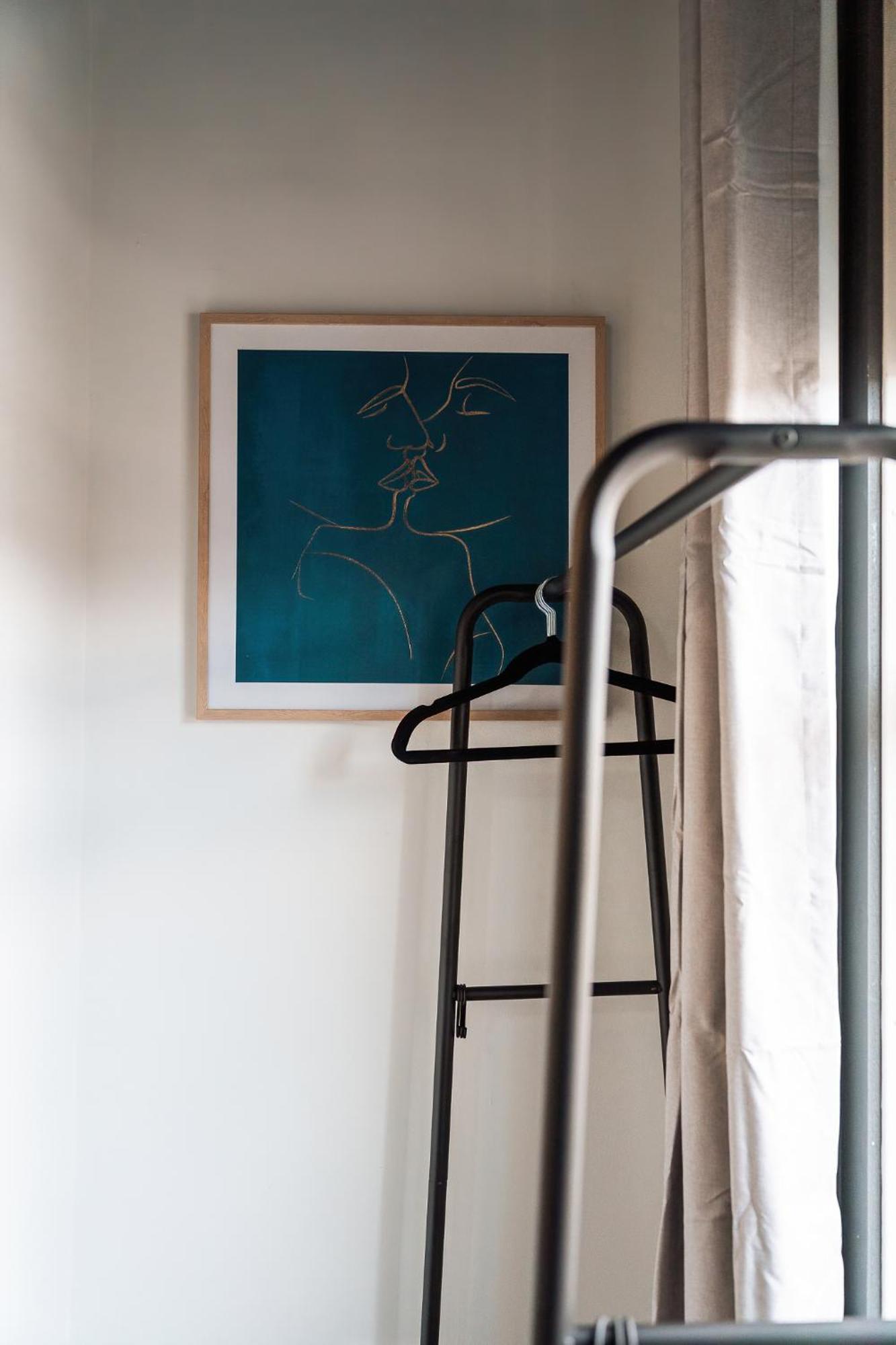 Edmonton - 4 Bedrooms, Sleeps 8, 3 Bathroom Contractor Base Londres