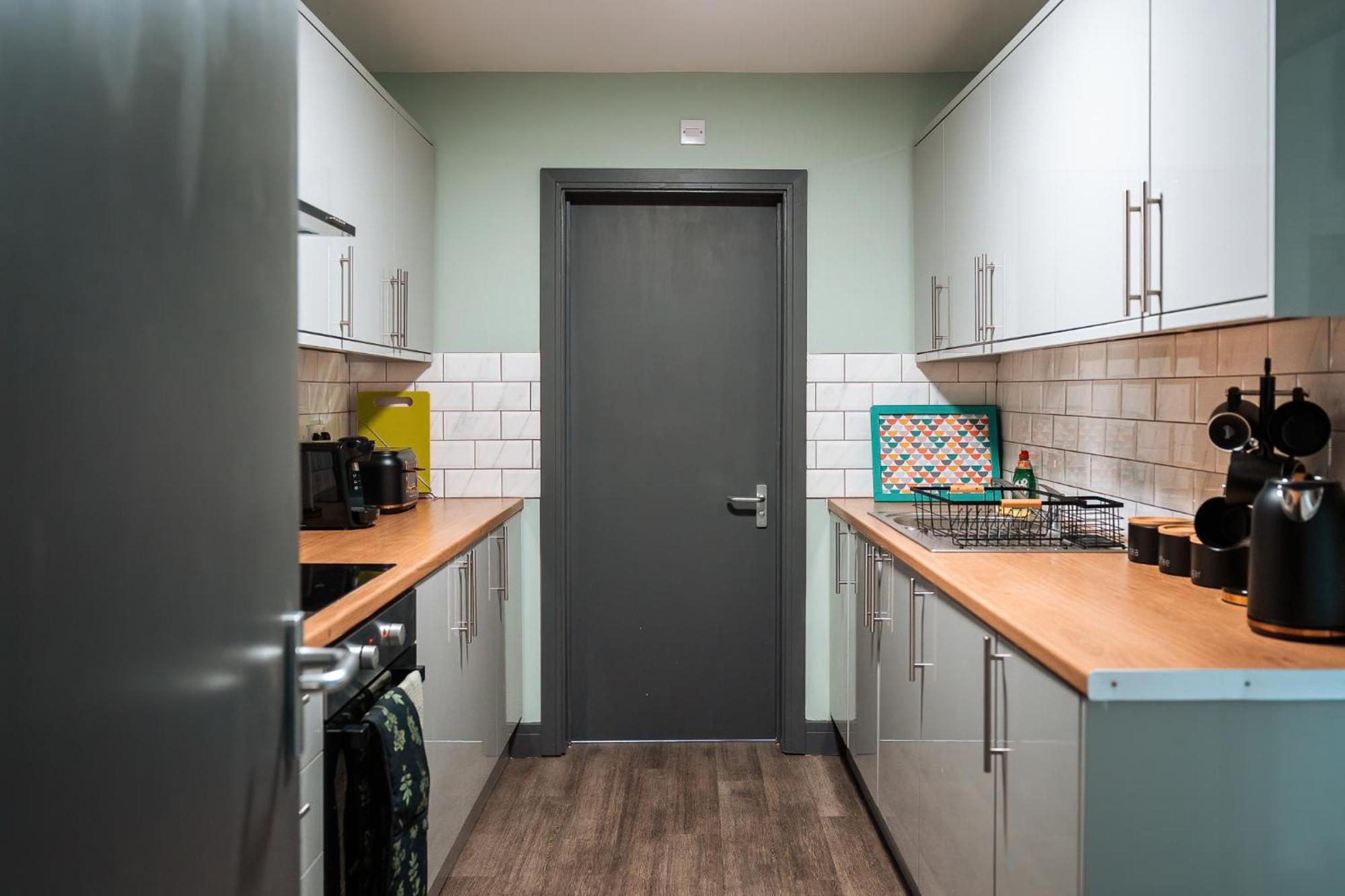 Casa de Férias Edmonton - 4 Bedrooms, Sleeps 8, 3 Bathroom Contractor Base *