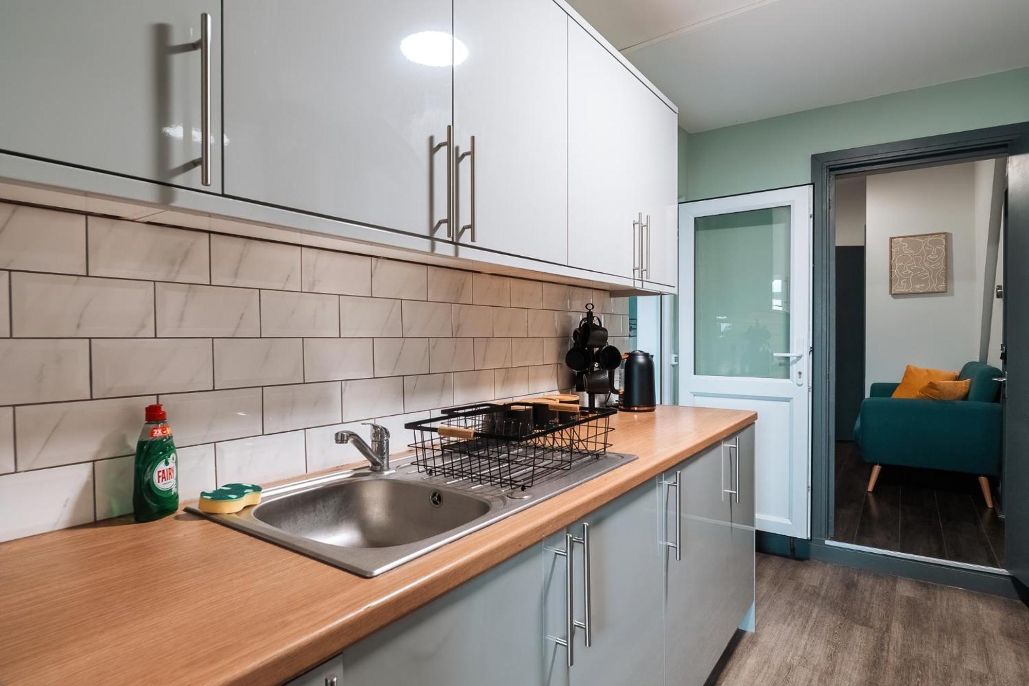 Edmonton - 4 Bedrooms, Sleeps 8, 3 Bathroom Contractor Base Casa de Férias Londres