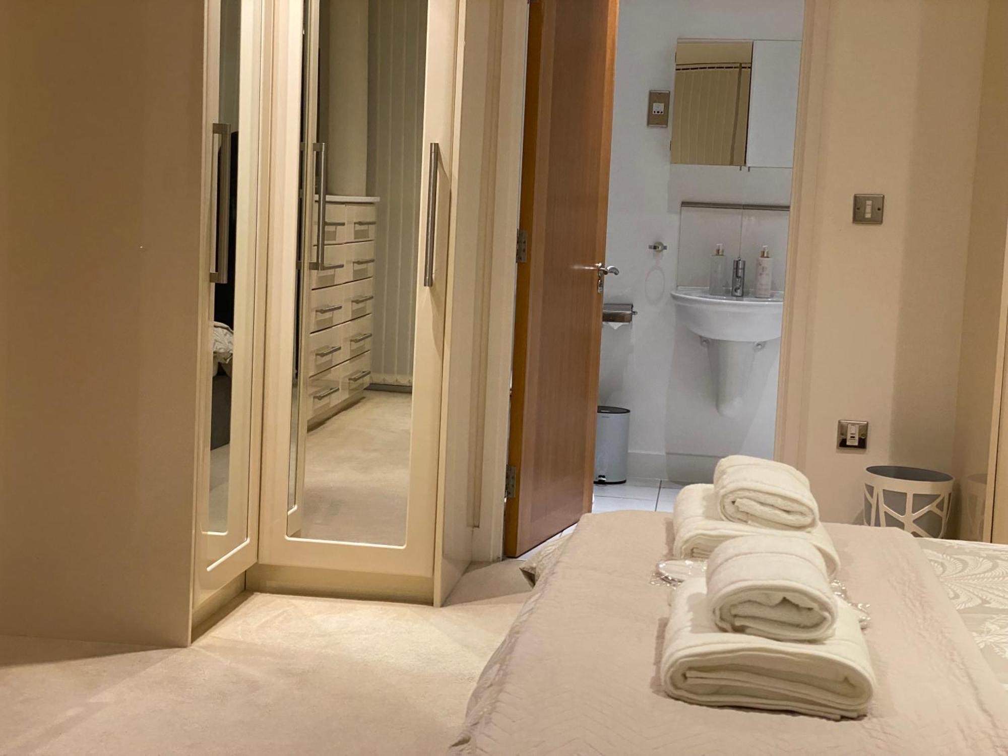 Royal Docks Penthouse * Londres