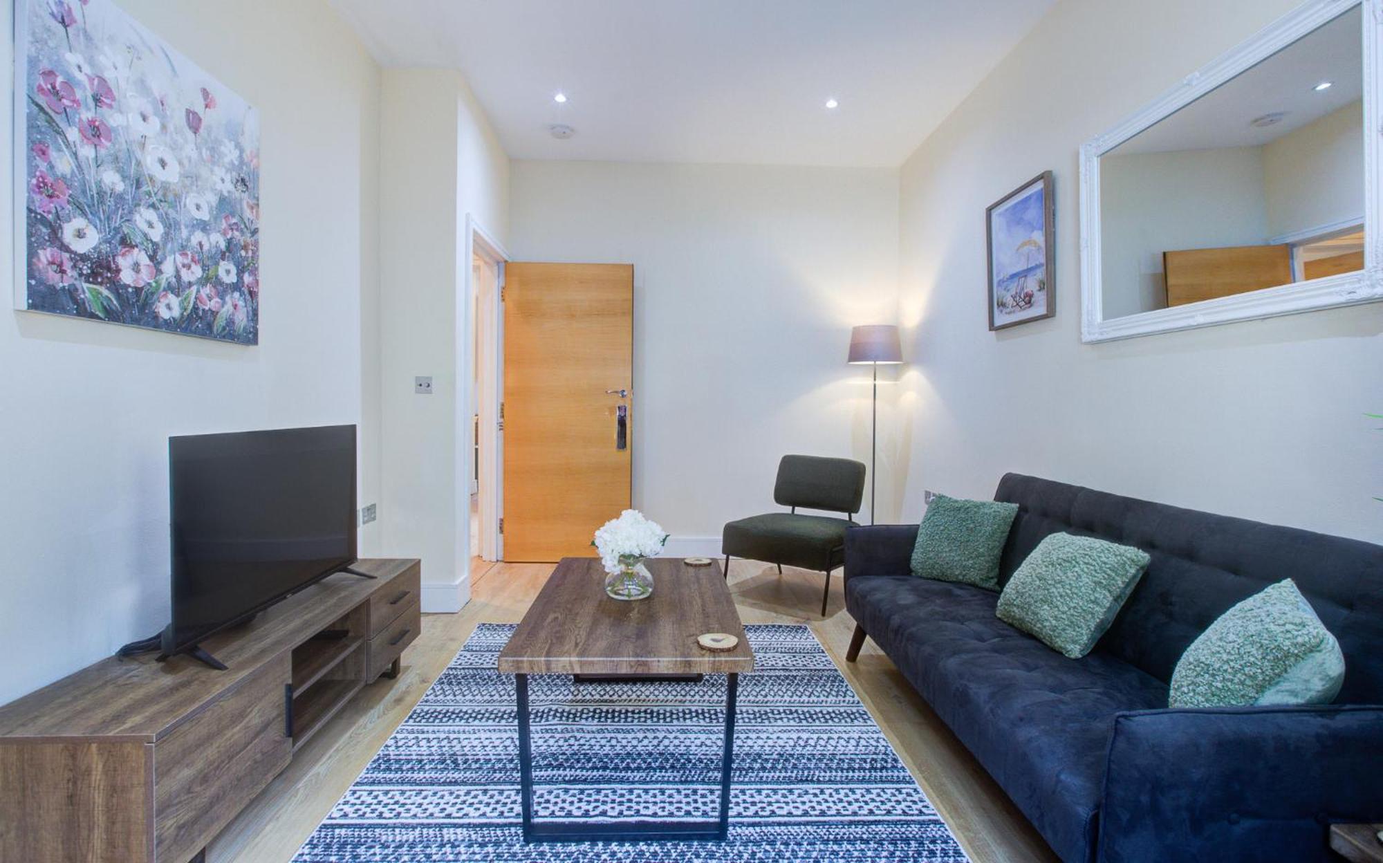 Stunning 4 Bedroom House Holiday home London