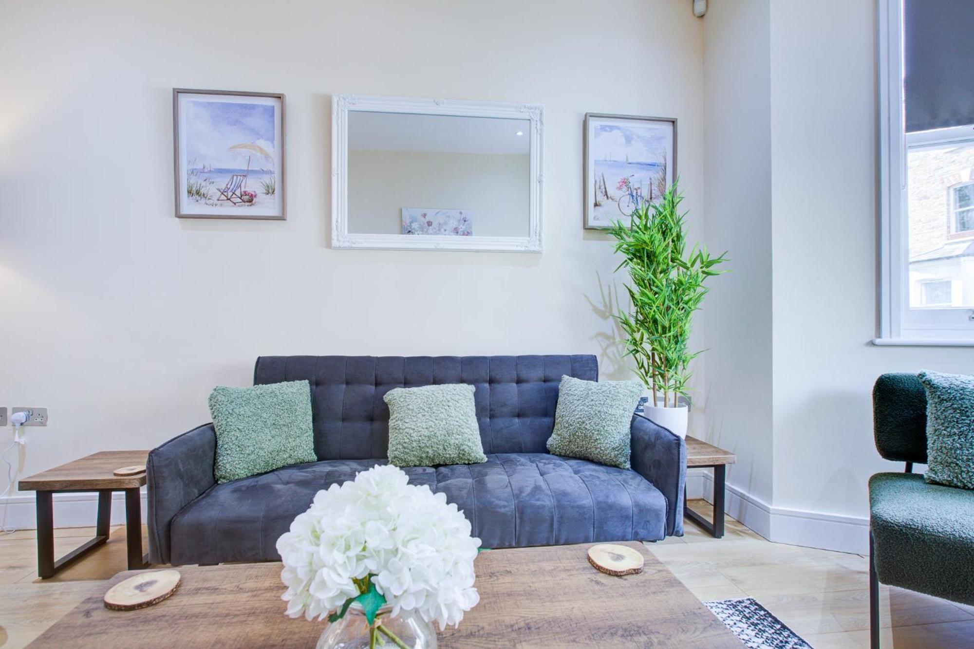 Stunning 4 Bedroom House Holiday home *