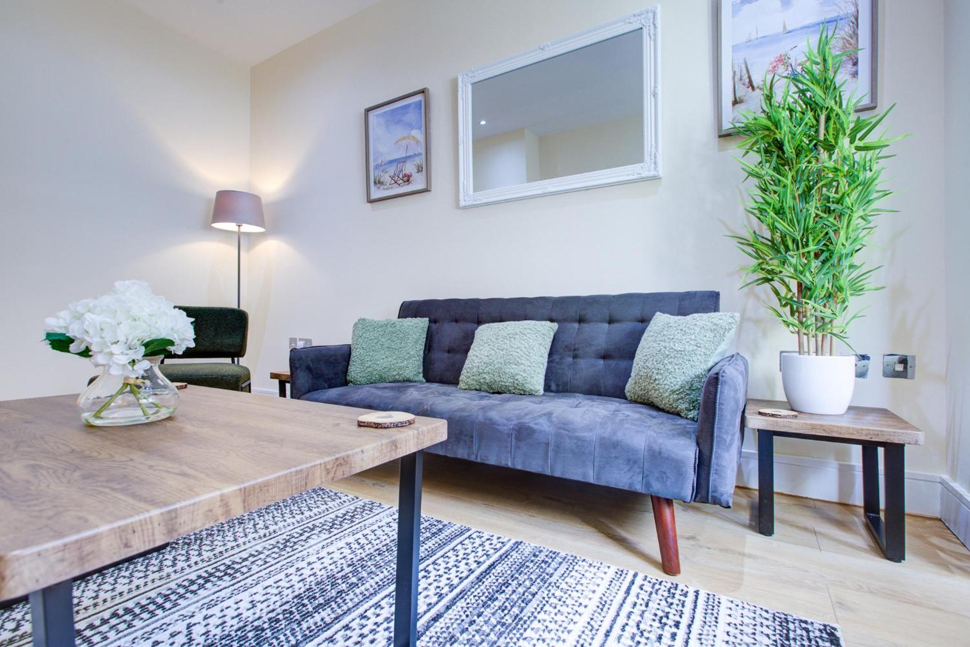 Holiday home Stunning 4 Bedroom House London