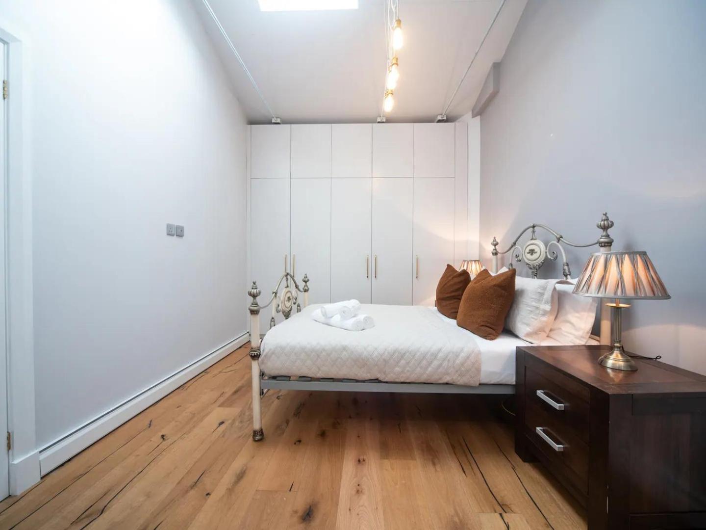 Appartement Pass The Keys A Vibrant Characterful Mews House With Air Con Londres