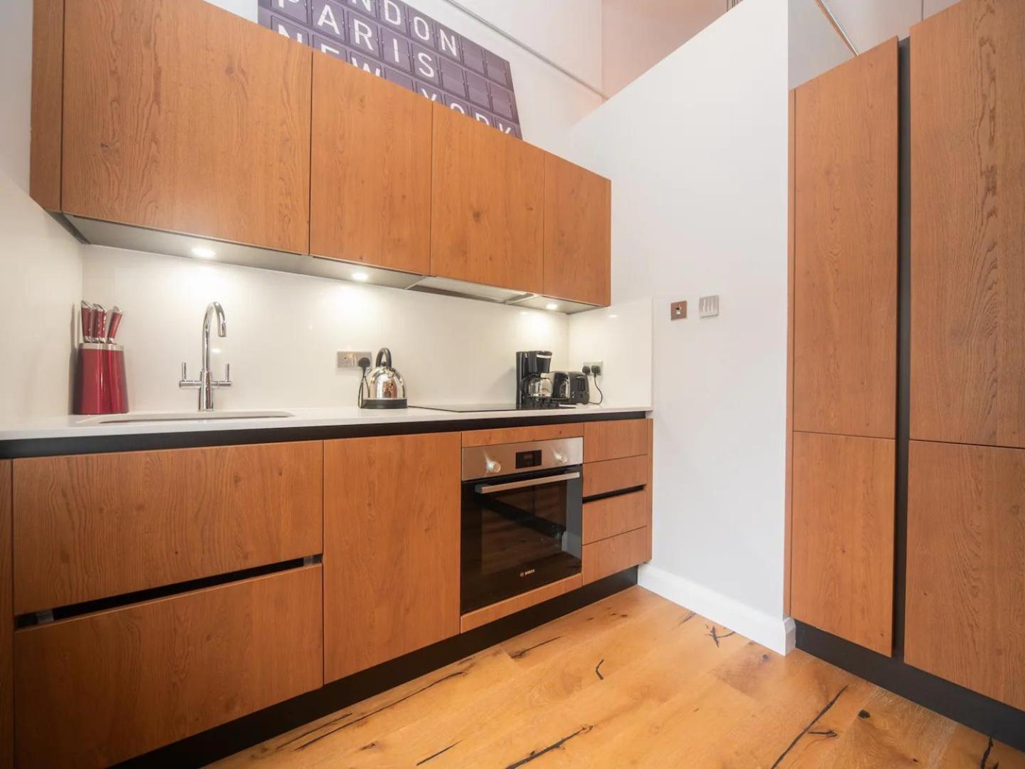 Appartement Pass The Keys A Vibrant Characterful Mews House With Air Con