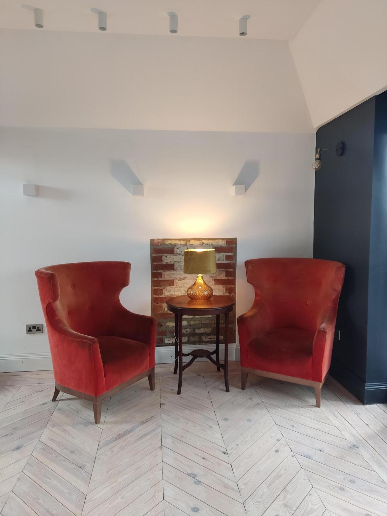 Remarkable 7-bed House In * Londres
