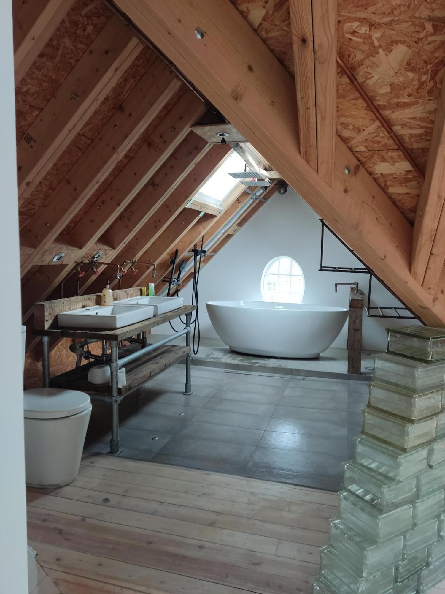 Vakantiehuis Remarkable 7-bed House In *