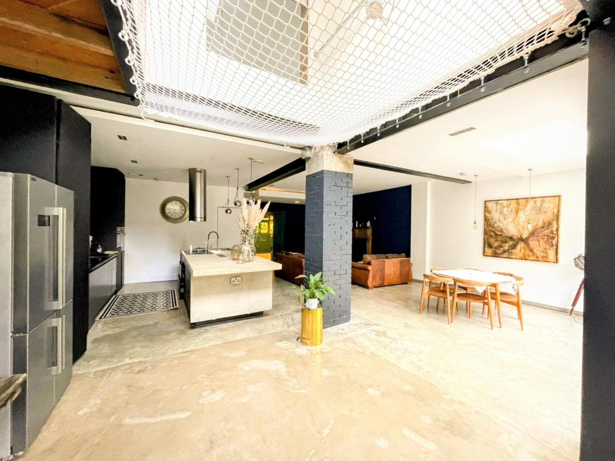 Remarkable 7-bed House In Londres