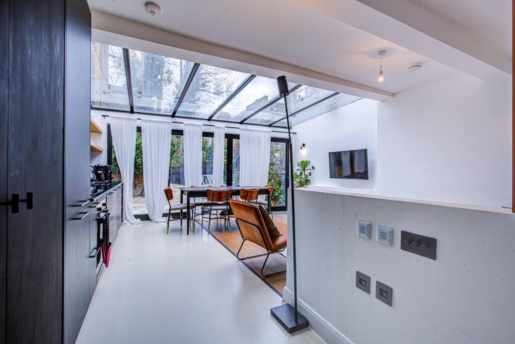Bright And Airy 1br Unit Near Queen's Park * Londres
