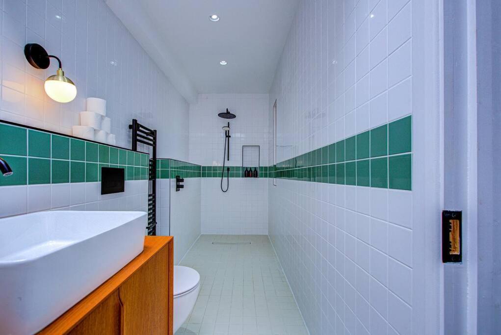 Apartamento Bright And Airy 1br Unit Near Queen's Park *