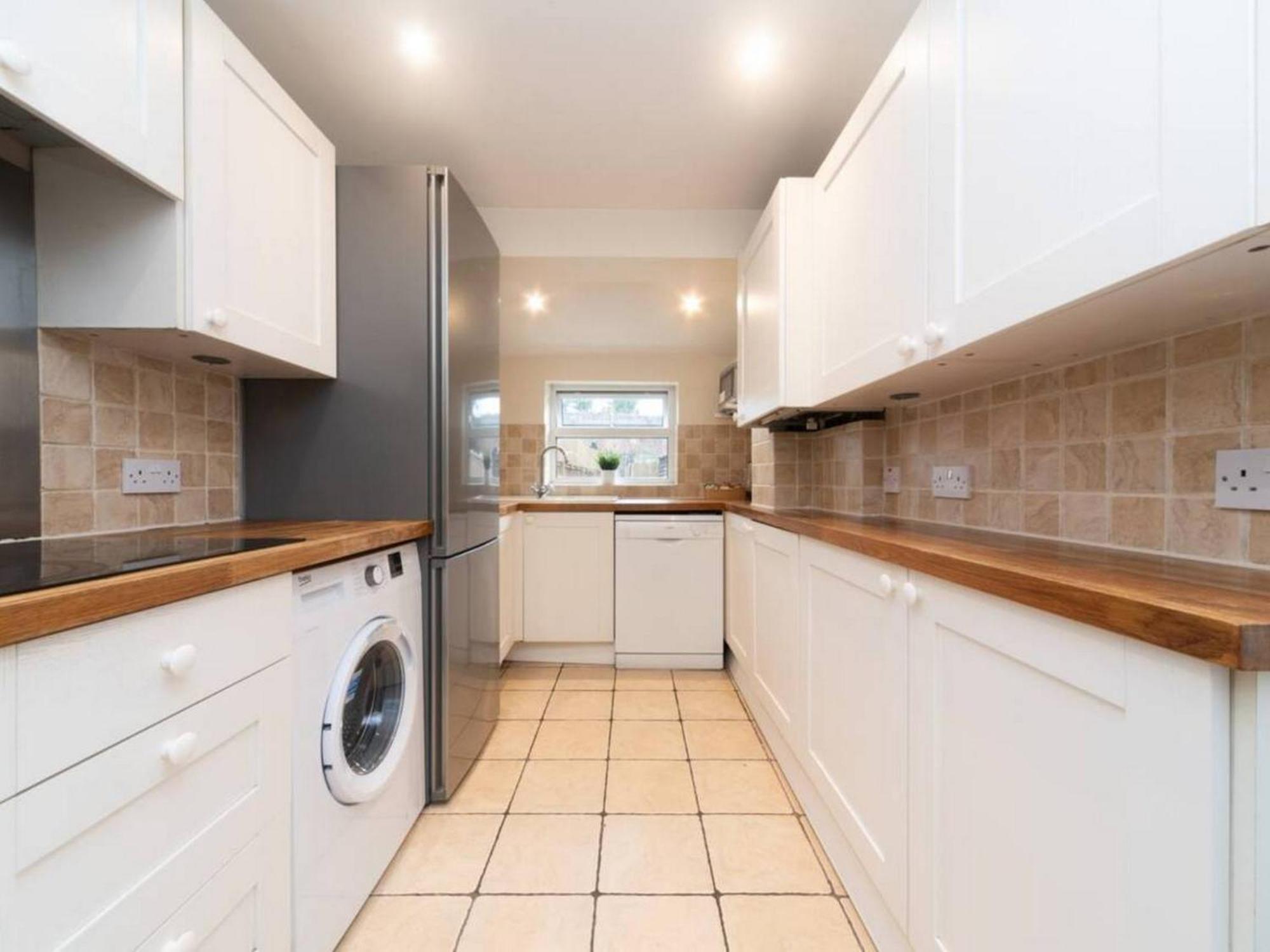 Charming Period Near Surbiton With Garden