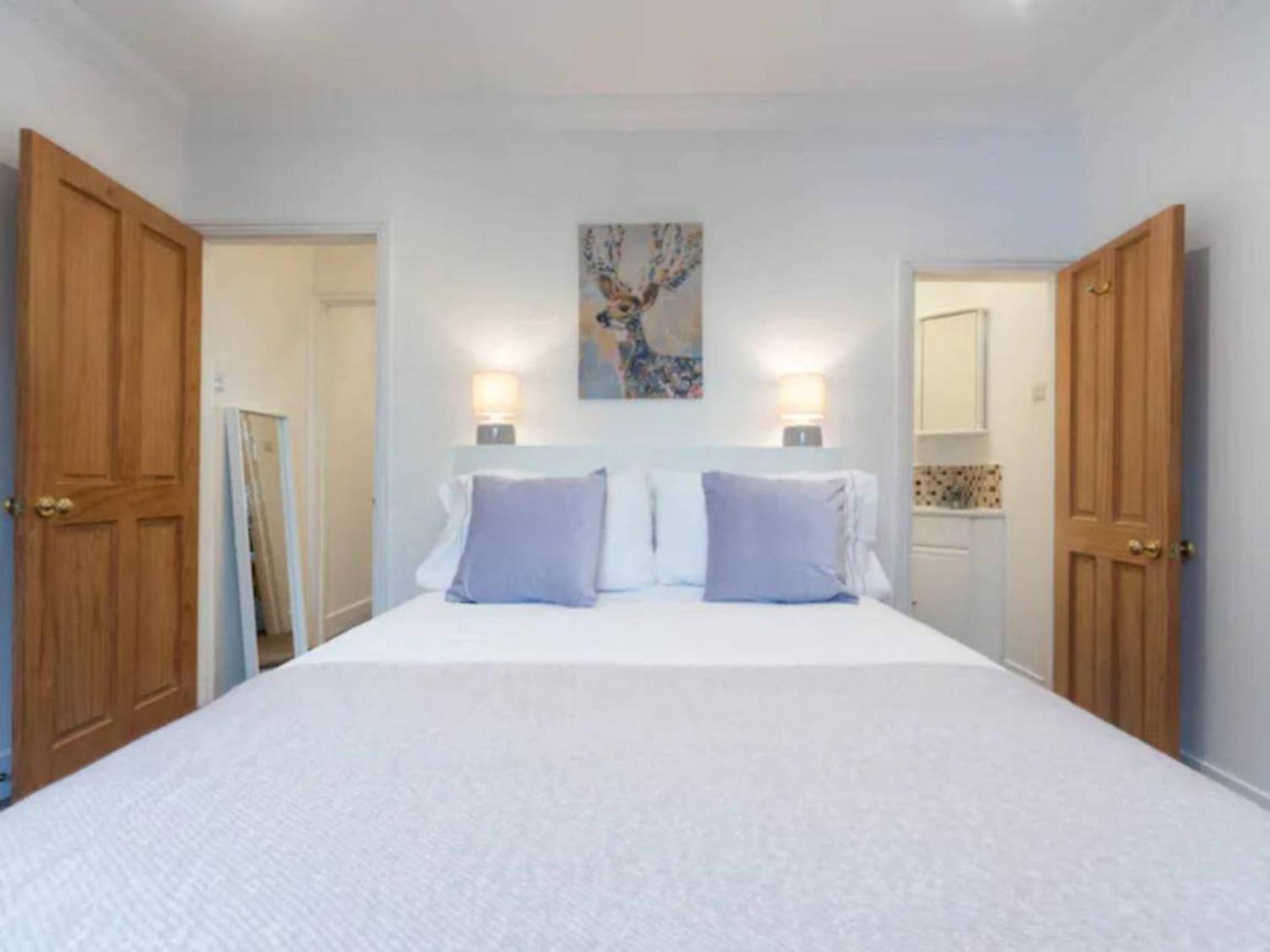 Holiday home Charming Period Near Surbiton With Garden *