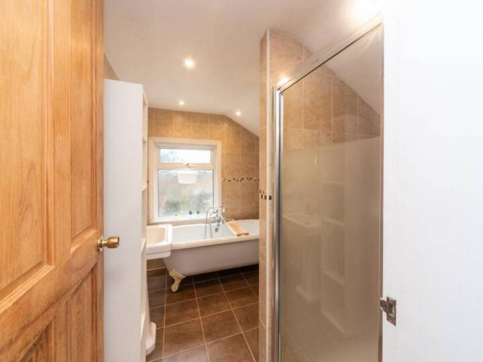 Charming Period Near Surbiton With Garden