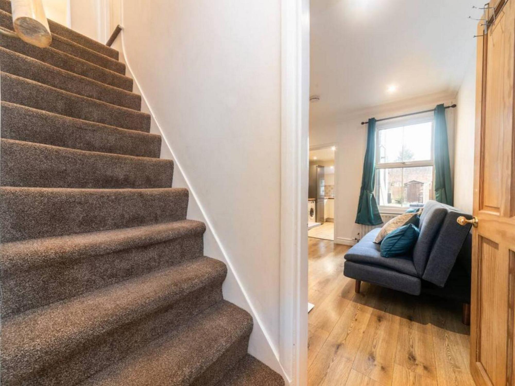 Charming Period Near Surbiton With Garden Holiday home