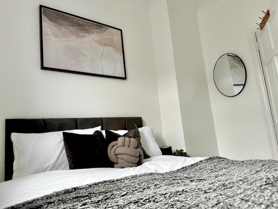 Serviced 4 Bed 2 Bath Manor Park House Appartement Londres