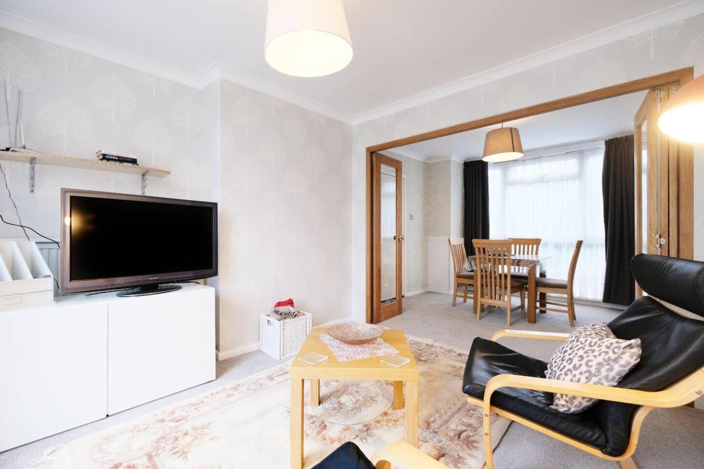 Appartement Pass The Keys - Beautiful Flat With Balcony In Swiss Cottage, *