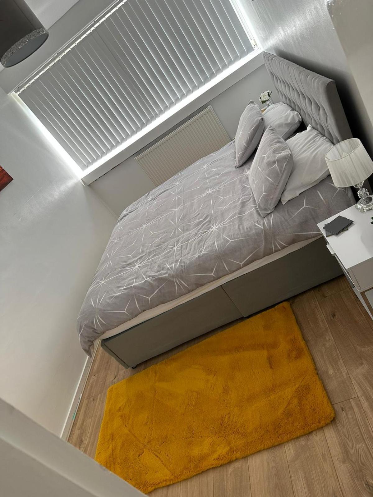 Cosy 2 Bedroom In South West *