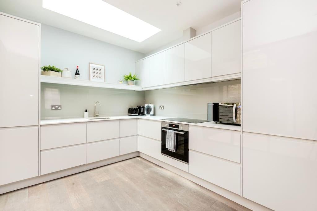 Modern House In South Kensington * Londres