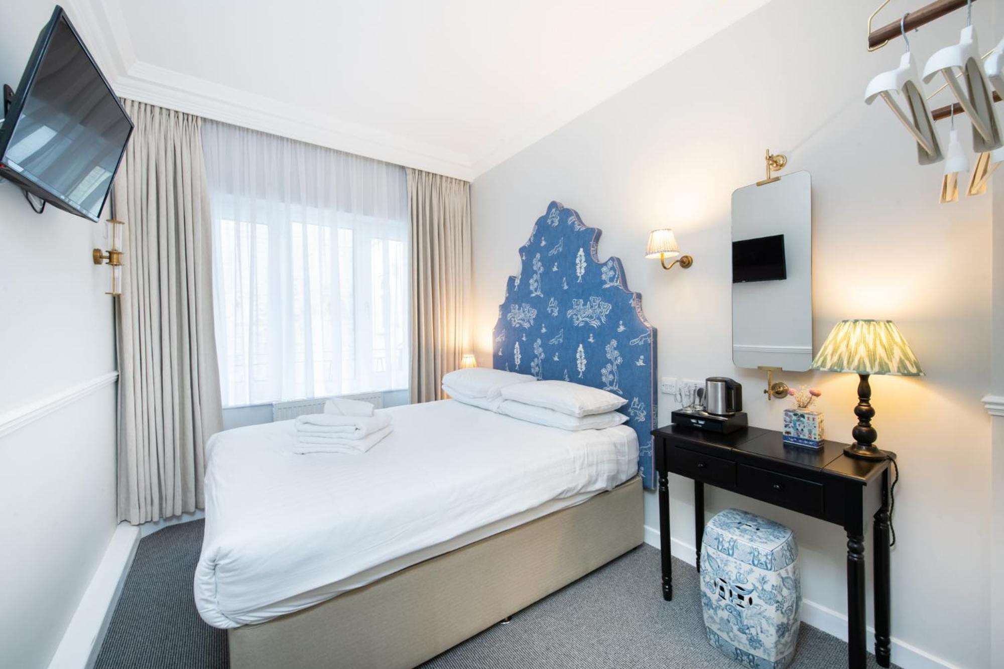 Americana Hotel 3*