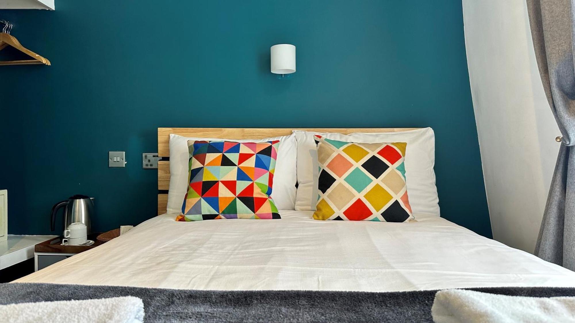 Smart Hyde Park View Hostal