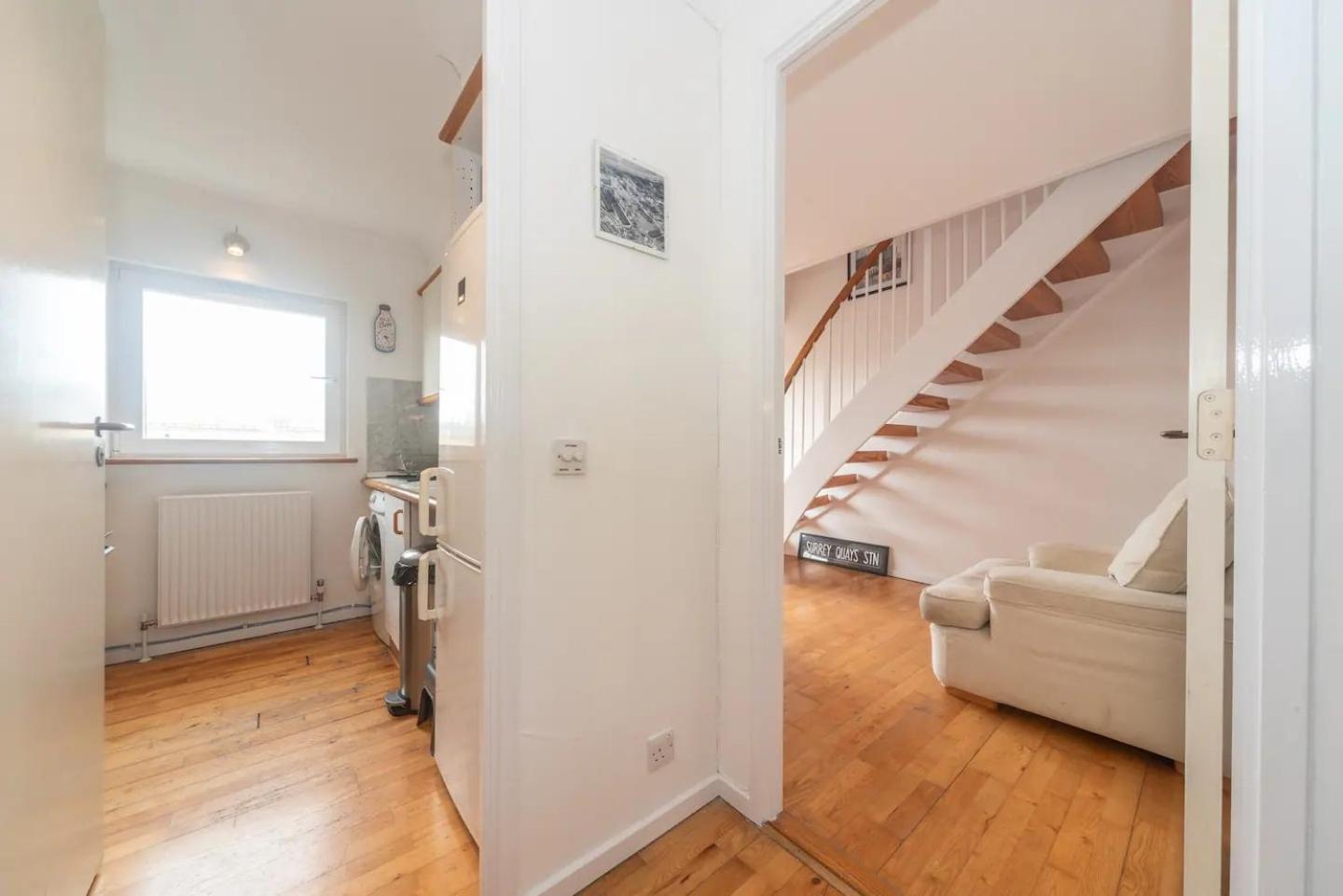 Sunny Maisonette With Views Over Canary Wharf, *