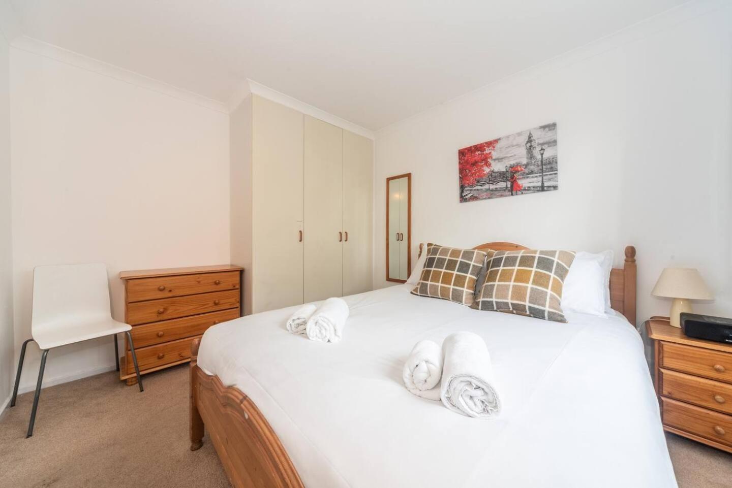 Sunny Maisonette With Views Over Canary Wharf, Apartamento *