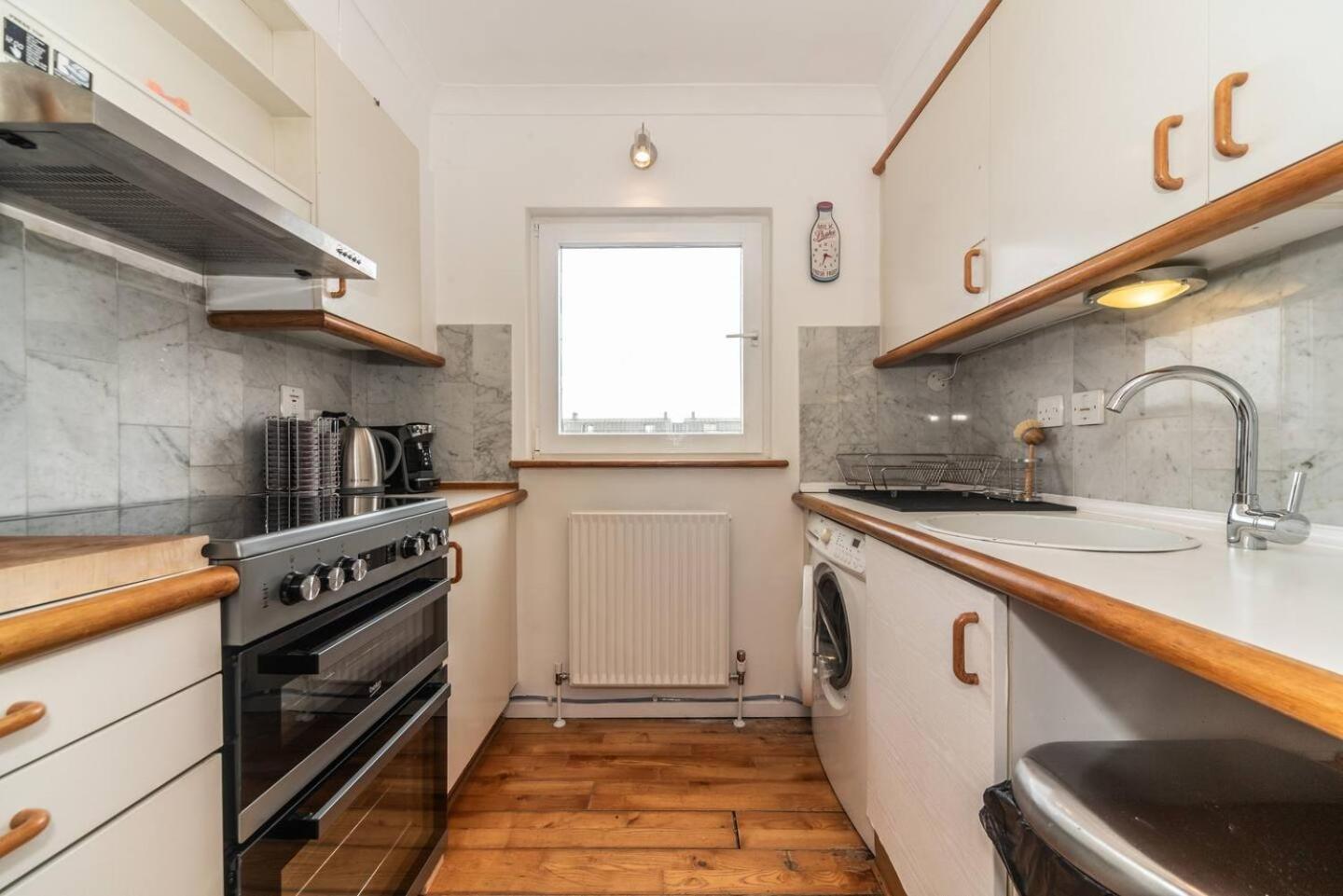 Sunny Maisonette With Views Over Canary Wharf, * Londres