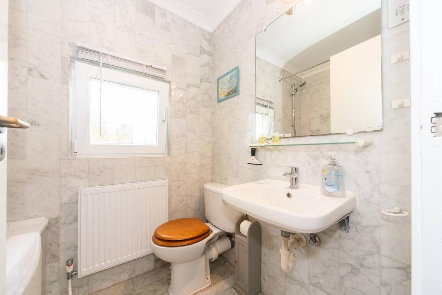 Apartamento Sunny Maisonette With Views Over Canary Wharf, Londres