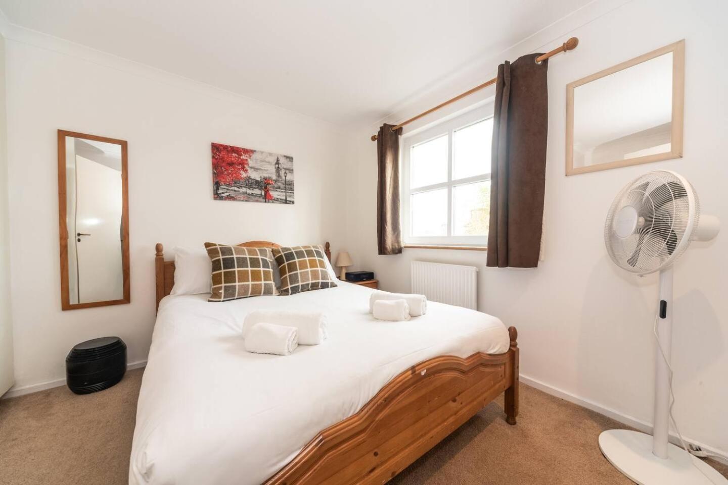 Sunny Maisonette With Views Over Canary Wharf, * Londres