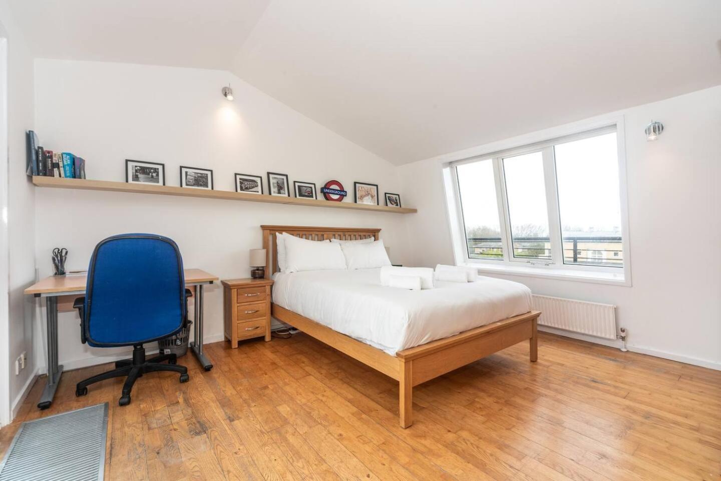 Apartamento Sunny Maisonette With Views Over Canary Wharf, Londres