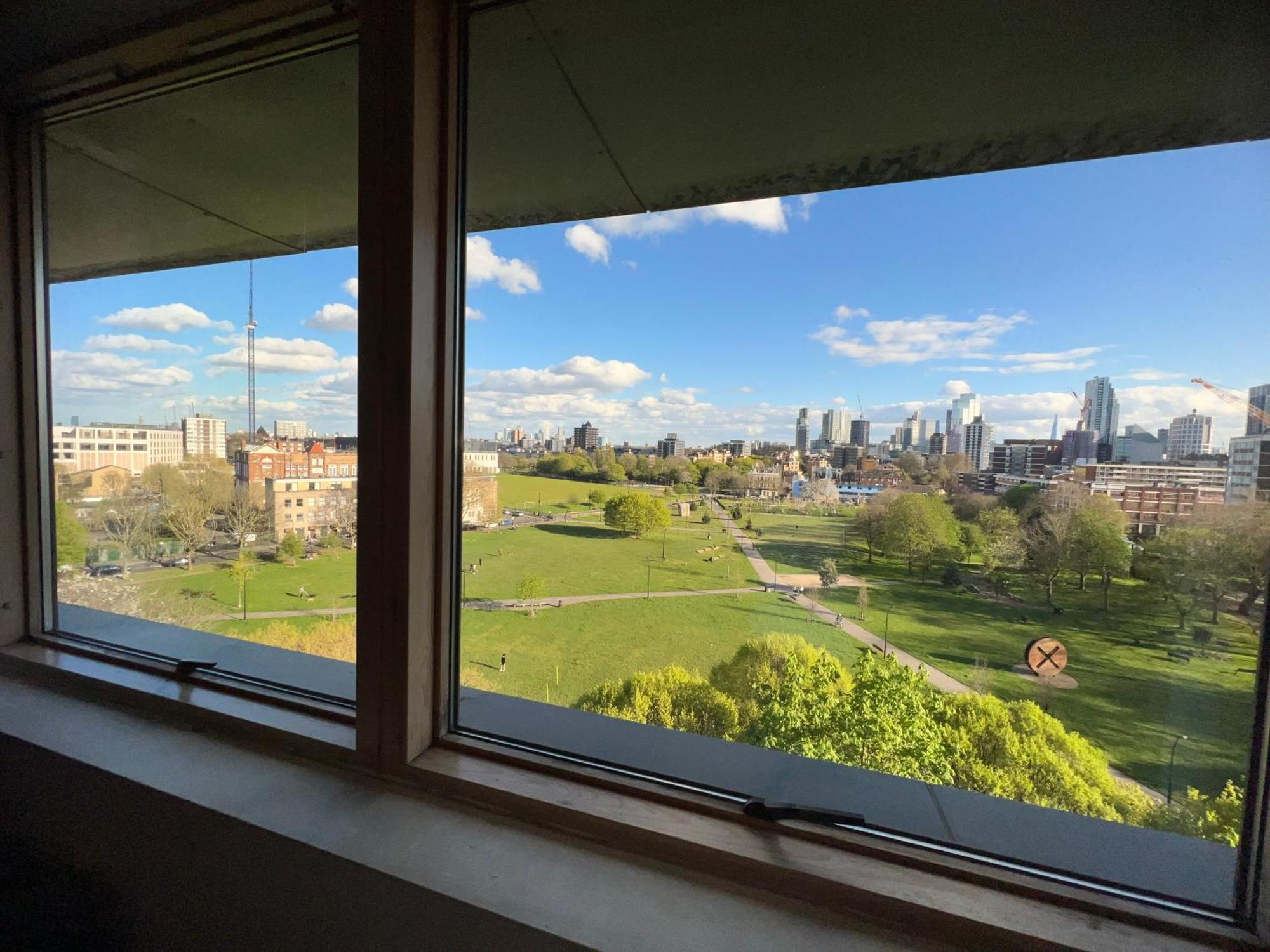 Apartment 2 Bed 2 Bath Luxury In London