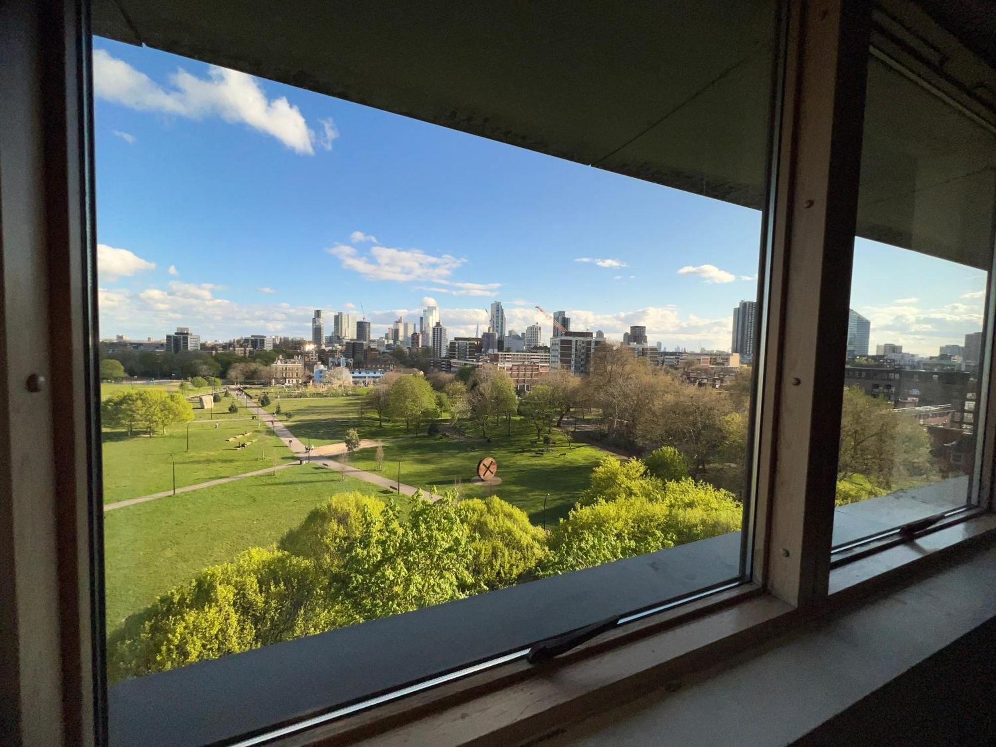 2 Bed 2 Bath Luxury In London