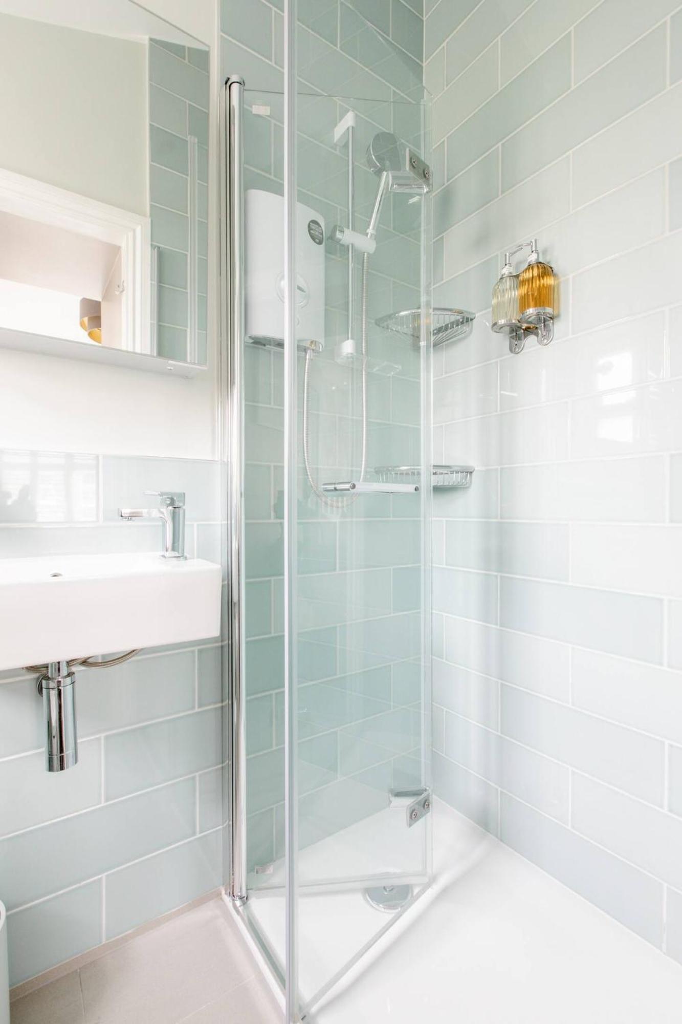 Clapham - Kingsize Bed - En-suite - Quiet With Garden Views -