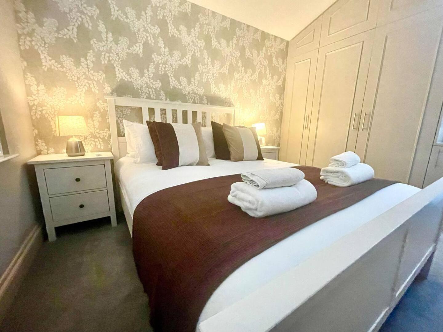 Clapham - Kingsize Bed - En-suite - Quiet With Garden Views - Vakantiehuis *