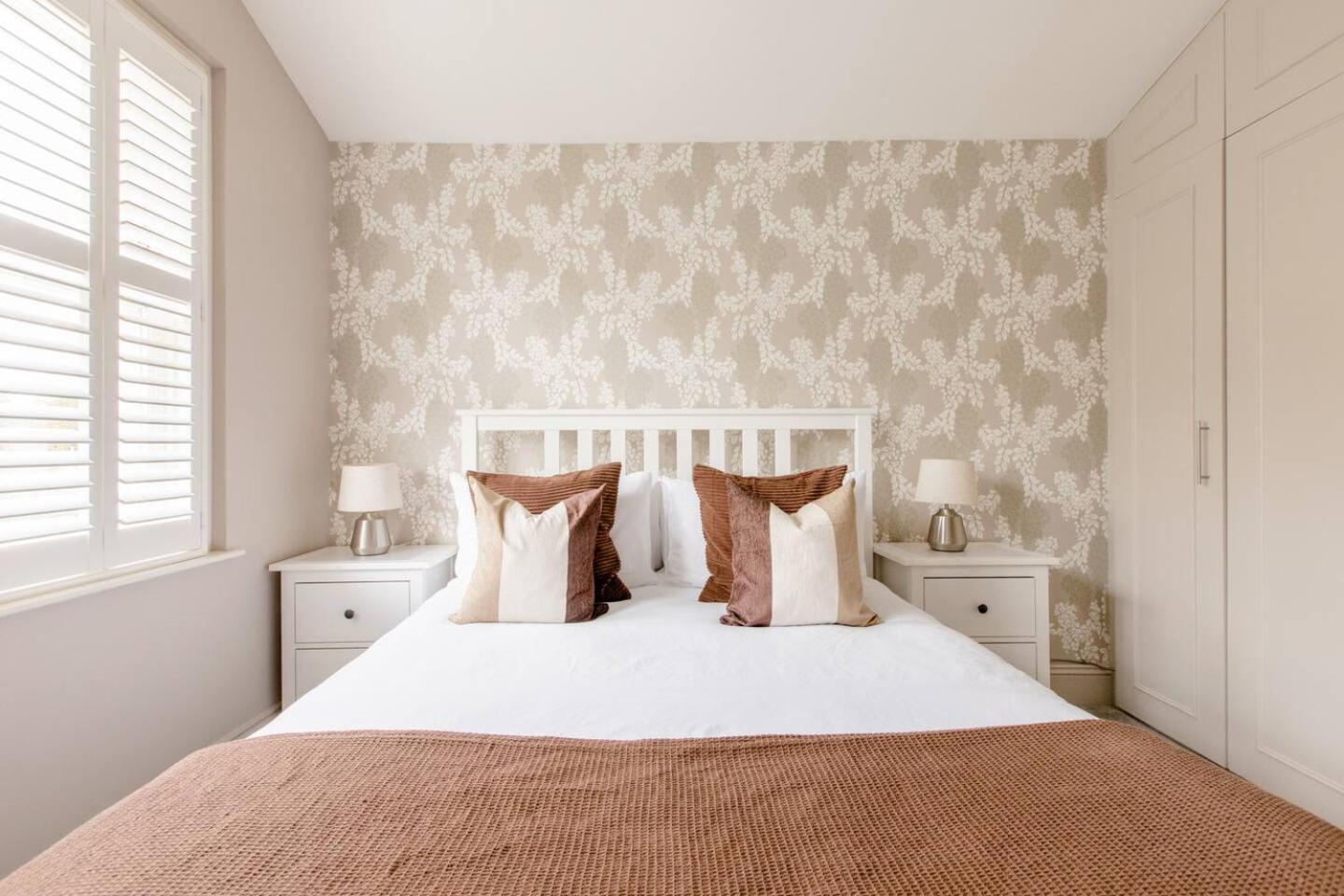 Clapham - Kingsize Bed - En-suite - Quiet With Garden Views - *