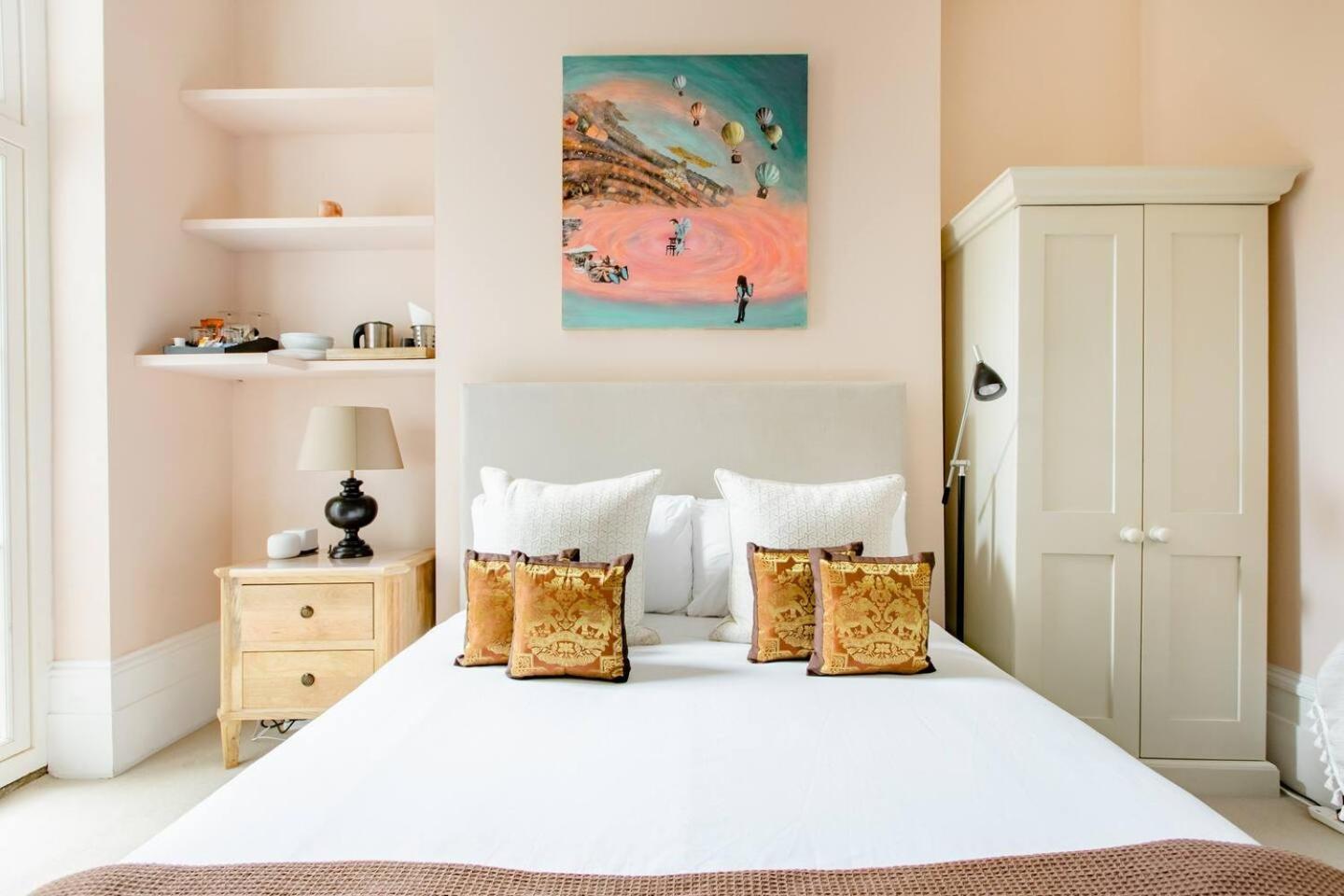Casa de férias Luxury King-bed Ensuite With Quiet Private Patio *