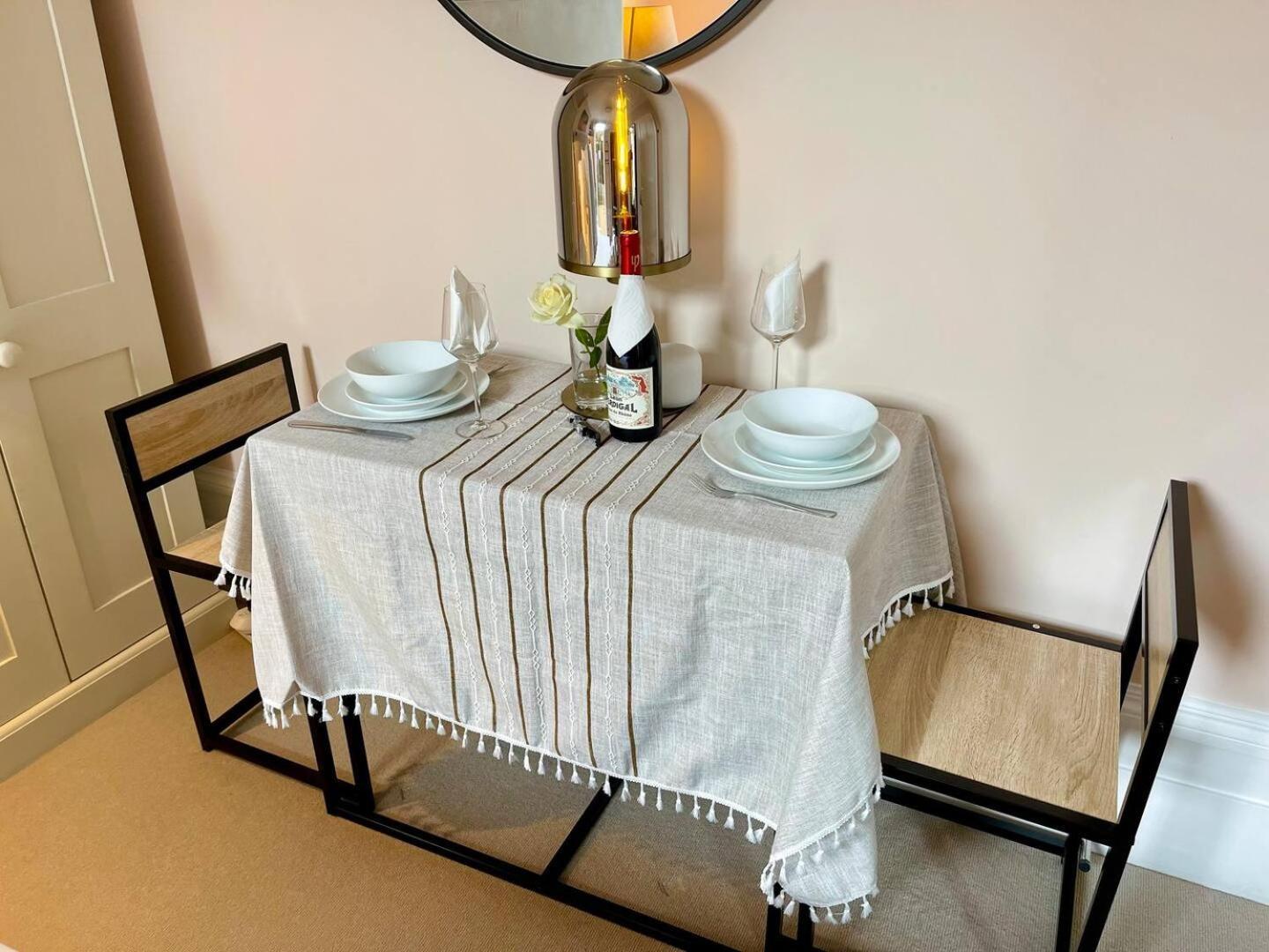 Luxury King-bed Ensuite With Quiet Private Patio Casa de férias Londres