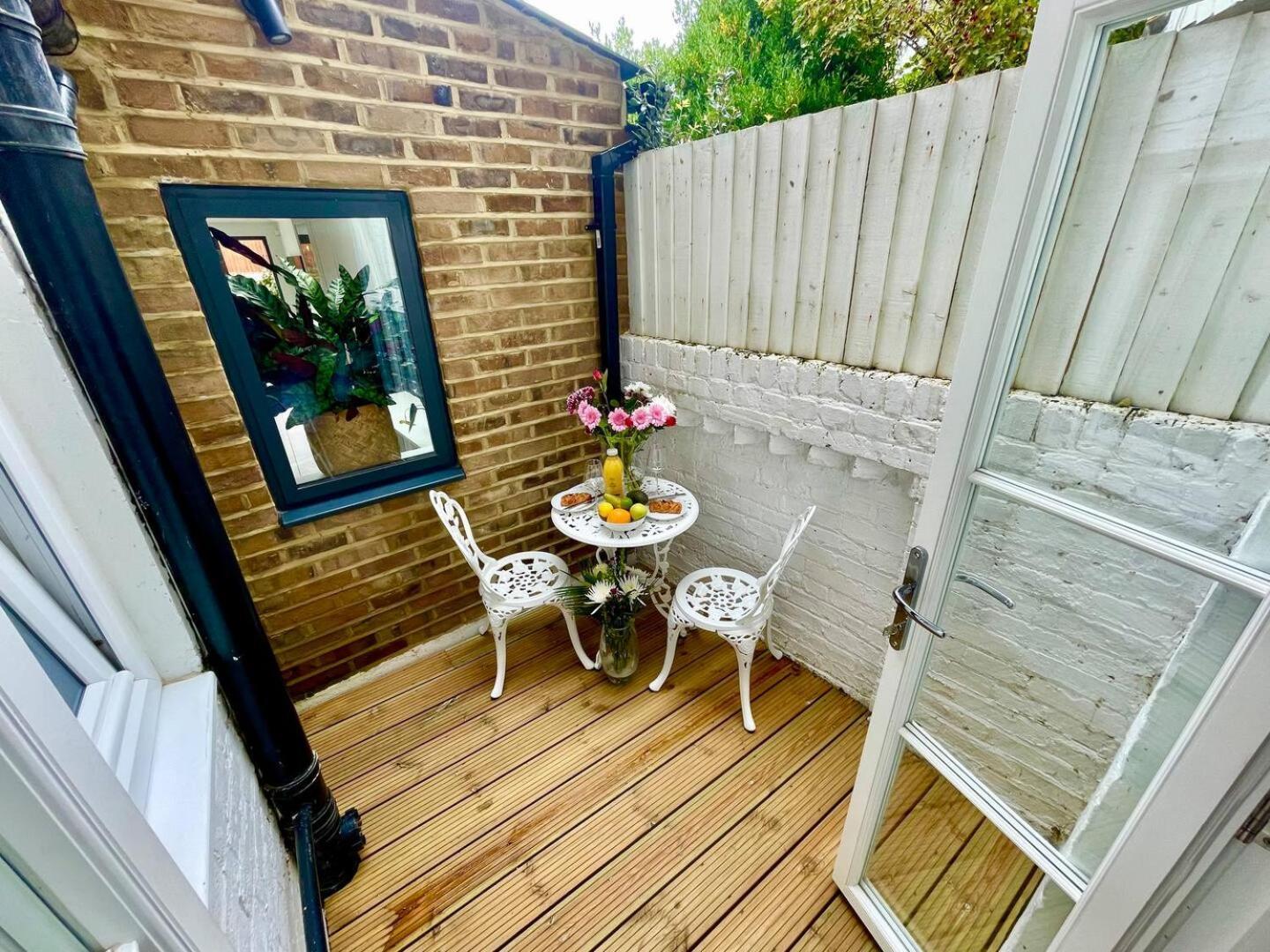Hébergement de vacances Luxury King-bed Ensuite With Quiet Private Patio *