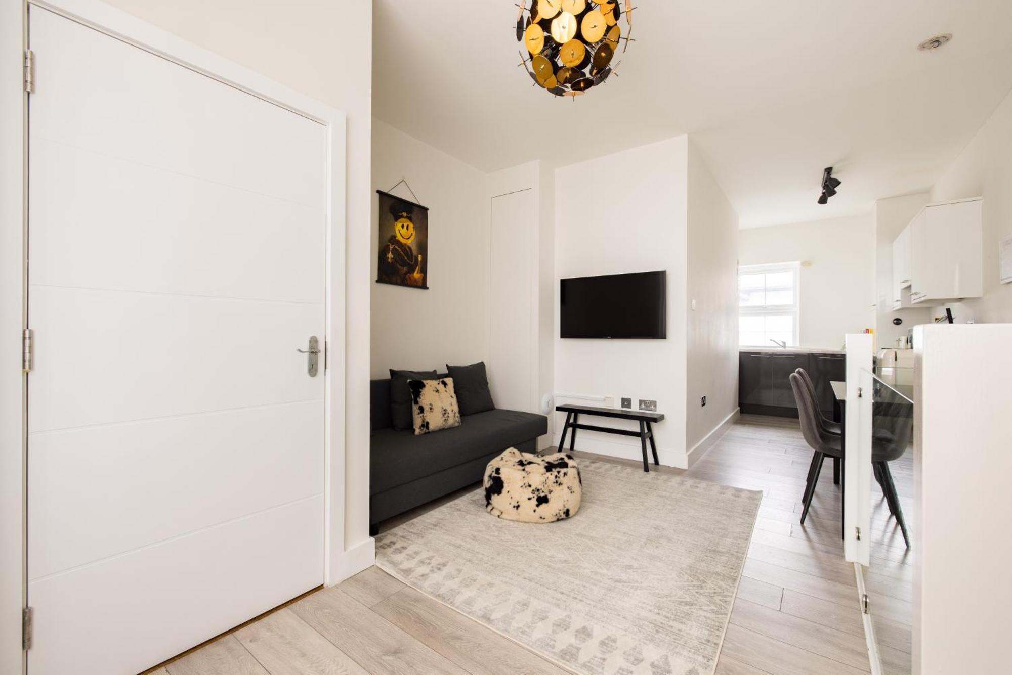 Charming Euston Apartment