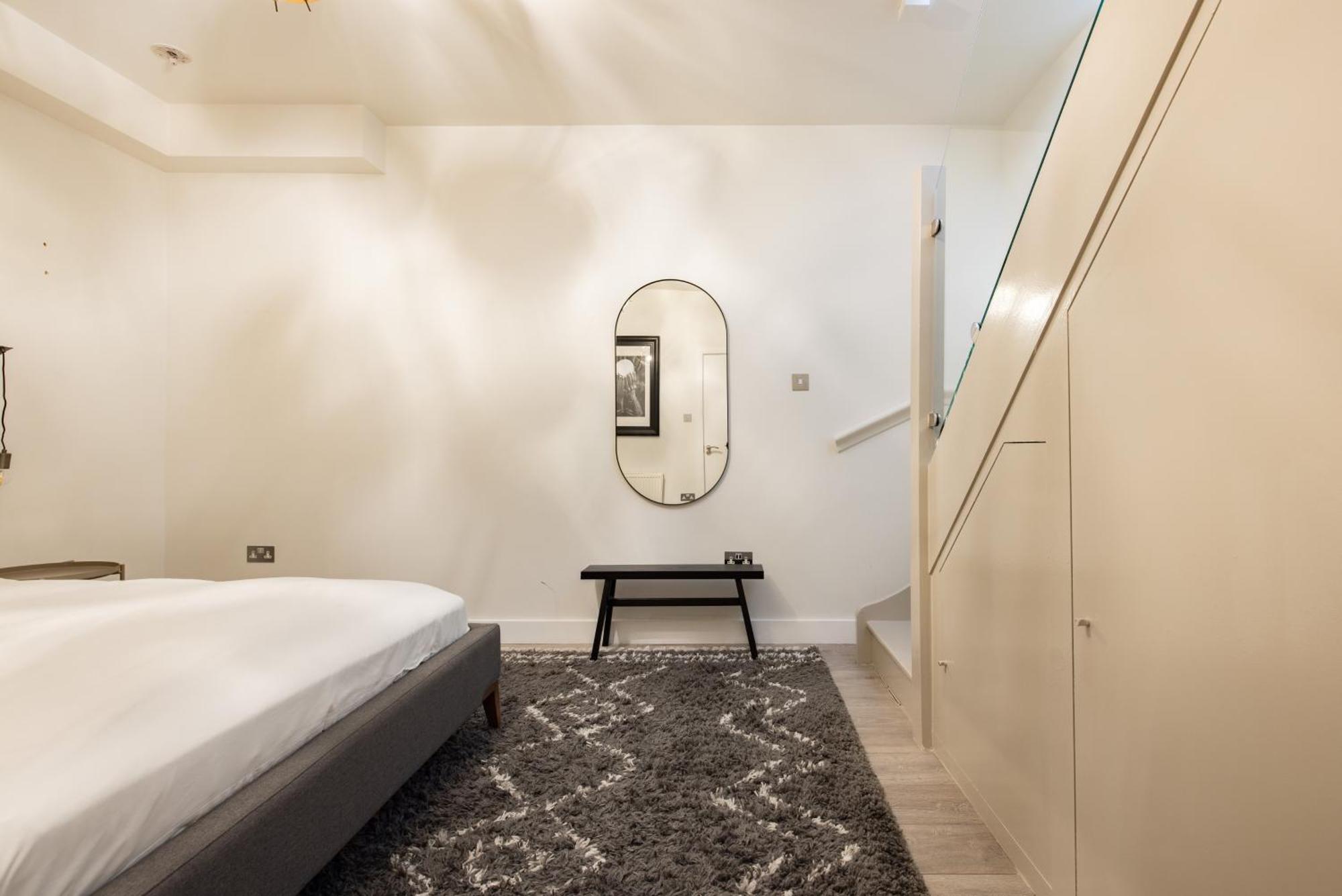 Charming Euston Apartment