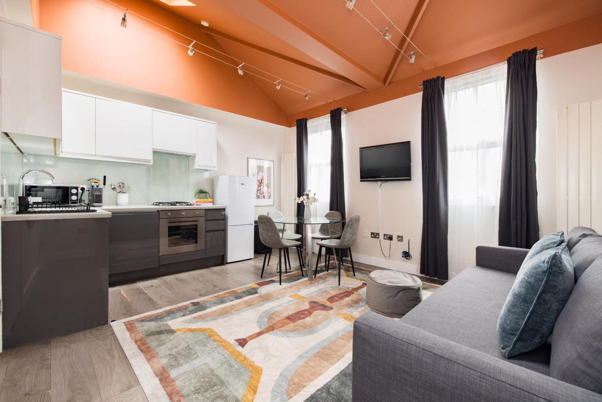 Charming Euston Apartment *