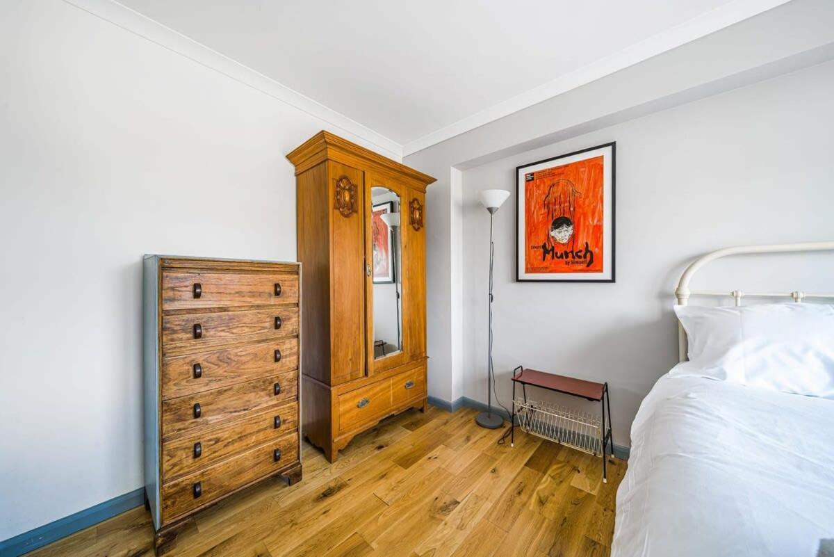 2 Bedroom Central With Views