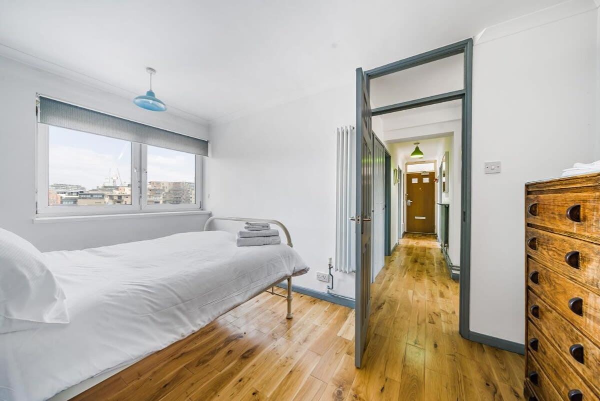2 Bedroom Central With Views Apartment *