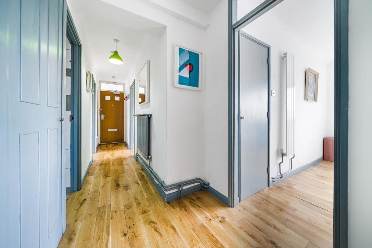 2 Bedroom Central With Views Apartment London