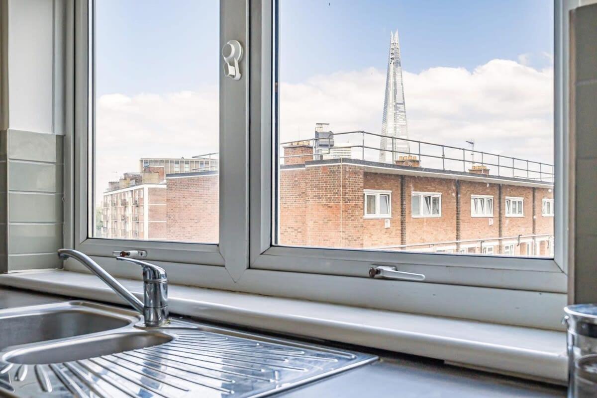 2 Bedroom Central With Views London