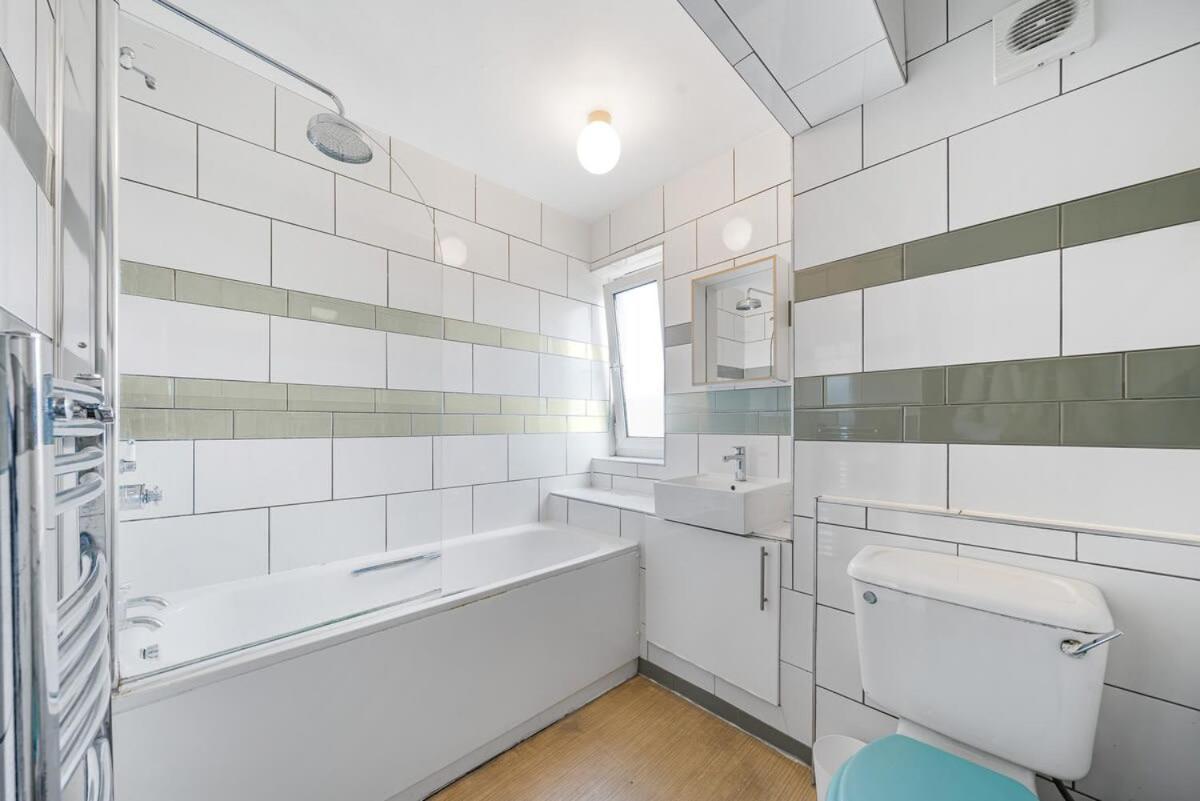 2 Bedroom Central With Views Apartment